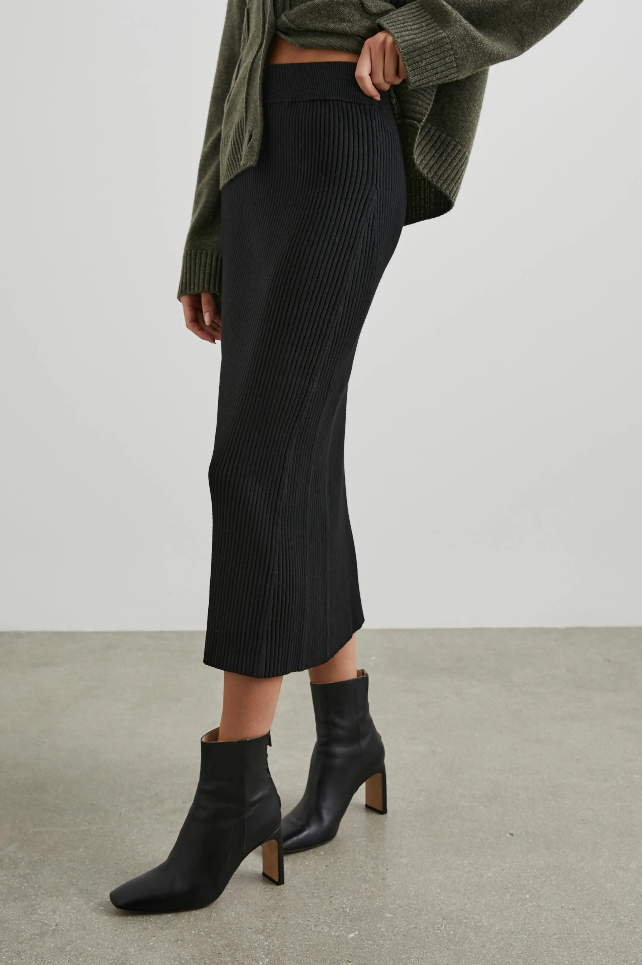 Davina Black Skirt