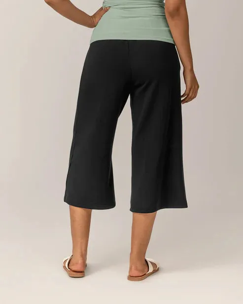 Evie Maternity & Postpartum Pull-On Cropped Pant