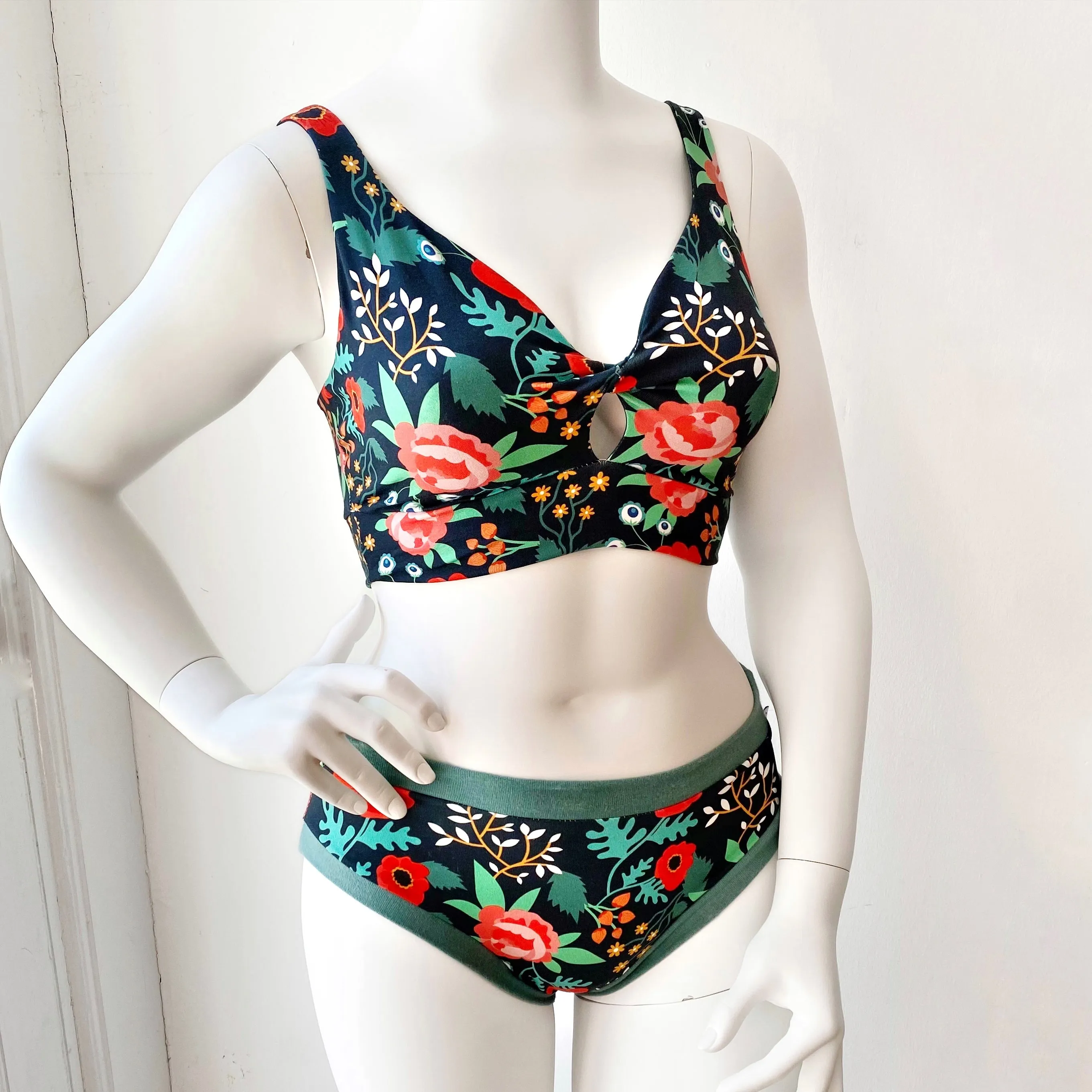 Floral Twist Front Bra