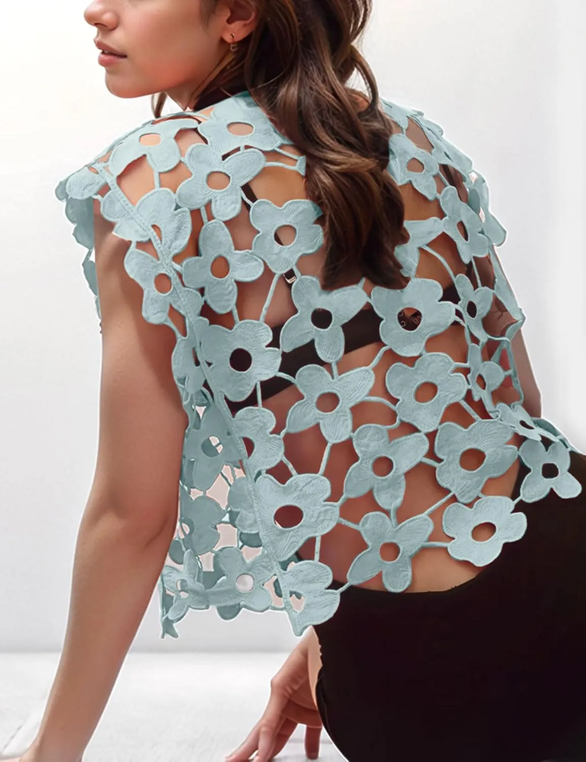 Flygo Hollow Out Floral Lace Crop Top for Women 2025 Trendy Sleeveless Crochet Vest Cover up Y2K Going Out Tops